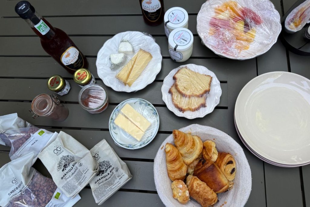 Breakfast basket delivered to Château Mentone lodge with fresh bread yogurt and fruit