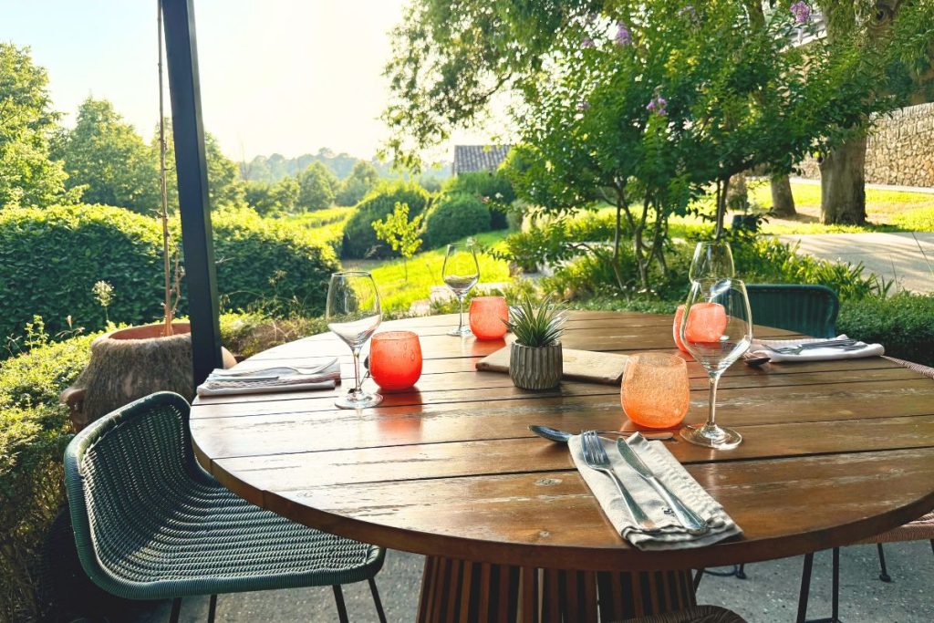 La Table de Mentone Michelin-recommended restaurant at Château Mentone Provence